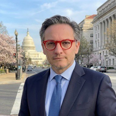 DutchRojas's profile picture. Only Healthcare | Sólo salud | Alleen zorg | ⚡ No brakes.