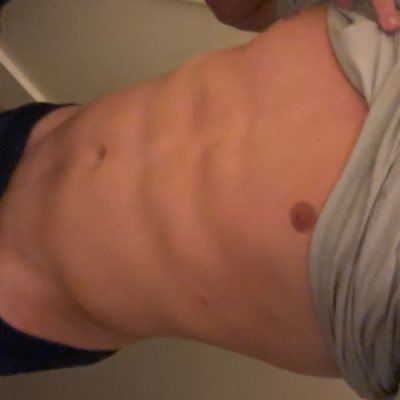 Tom52338583701's profile picture. M 19, dm open to trade/tribs