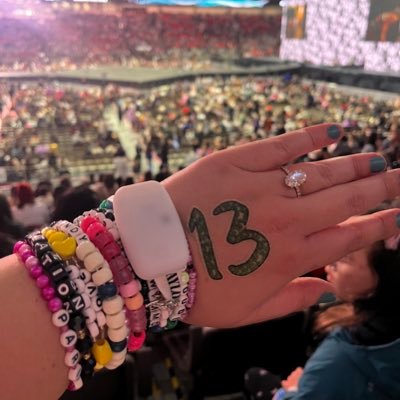 itsrapturouss's profile picture. senior swiftie 🫶🏻 eras Vancouver ✨TS is the soundtrack to my life 🪩