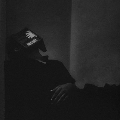 sxntowen's profile picture. remaining unfazed