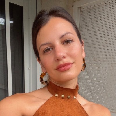 CamilaSapp's profile picture. Historiadora. De la isla mediterránea. No llevo documento porque tengo el acento.