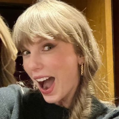 astallasrosie's profile picture. 