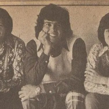 ronnieplonk's profile picture. the leaves are happening 🪕🍂 he/him 🏳️‍⚧️ 21 😼 autistic 🌻 60s music & 70s tv shows enthusiast! ☮ #FreePalestine 🇵🇸 music student 🎨 i'm @catboyneilyoung