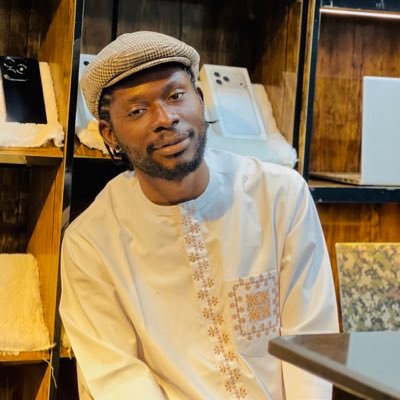 Lati_eniola's profile picture. Kylinksworld Abuja phones 📱 iSwap iBuy iSell 🏷Wizkid/Chelsea FC