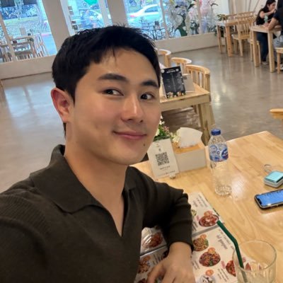 sighyam's profile picture. twlogger as in twitter vlogger