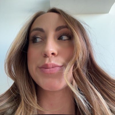 kvirtuosa_'s profile picture. Gamer. Dog mom. Fitness Enthusiast. More links below 👇