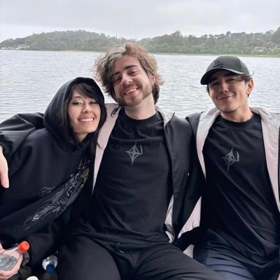 G_stones_98's profile picture. I might have issues, but I’m not heartless.
🌊💎