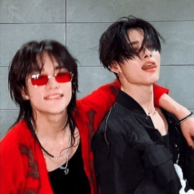 fullsunflowerc's profile picture. Ult: skz🖤 Stan: en-•nct🍀 F1 girly🏁