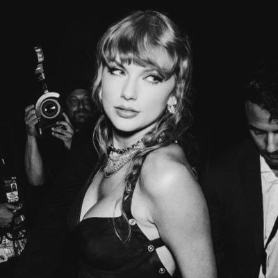 foreverbolting's profile picture. she/her • is it over now?! • swiftie since debut • 1989, tloasg & evermore defender