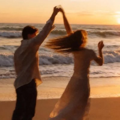 mlltii's profile picture. لي عينان تعشقان الضوء، وقلبٌ يهوى أن يحوّل اللحظة العابرة إلى حياةٍ أبدية 3.3