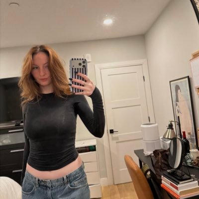 ryleeweee's profile picture. losing it