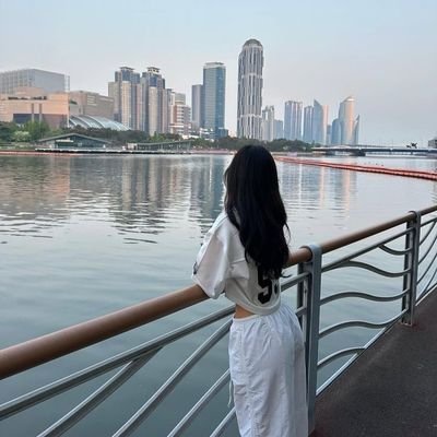 itsurgirl_Rosaa's profile picture. One flight, one hike, one adventure at a time.✈️