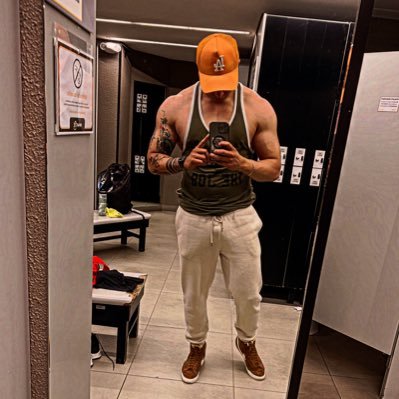 FanuelVR's profile picture. my smile still stays on! 😊 Docente 📚 Psicólogo 🧠 🫀 Apasionado al futbol ⚽️ 👉🏼 Fanu Vga.🔥🎧Productor-mexicano de música House Coach certificado💪🏼🔱