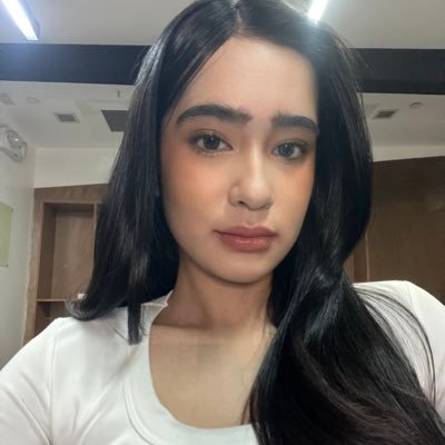 elizaborromeo_'s profile picture. ♋️