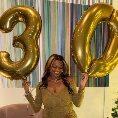 ColorsofLovee's profile picture. MSW loading… | Poet 🖊 ♐️