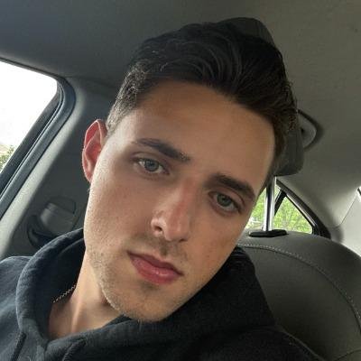 ecomryanz's profile picture. 8 Figs Rev
20