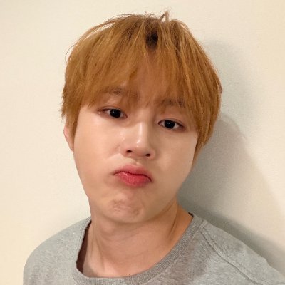 HSW_forever322's profile picture. ☁️하성운 소속☁️ 
늘 함께하자 우끼행💜💙💛
@gooreumseng 

fan acoount