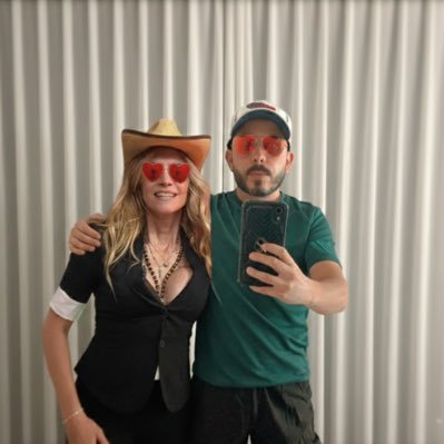 Ozwaldini's profile picture. Life isn’t about getting and having, it’s about giving and being | Welcome to my W🌎RLD people | NFL | Prv 3:5-6 | #BillsMafia 🦬#WeAreThunder⚡️