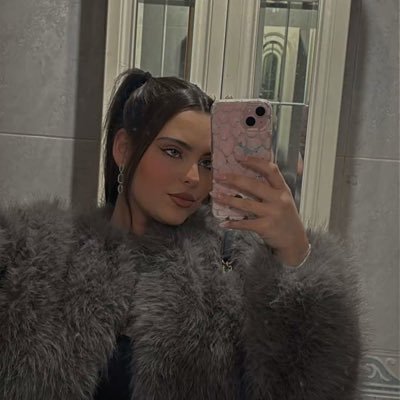 asenabirisi's profile picture. all eyes on me