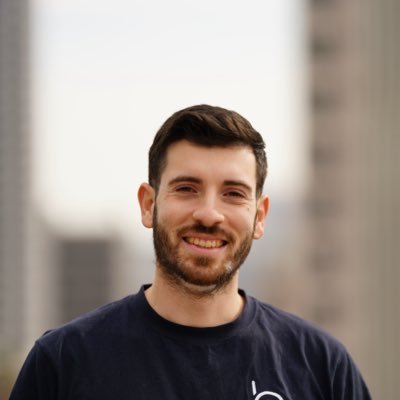 liuuuk311's profile picture. 9-5 dev 
5-9 indiehacker