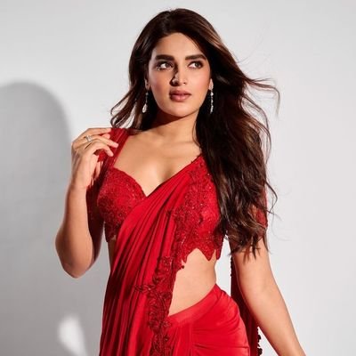 baaney16's profile picture. tfi 🫶🏻, 👑 fan¹⁸, k-drama's, no dm's, @AgerwalNidhhi 🥰