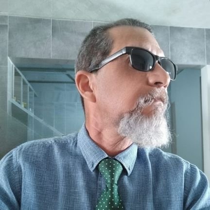 rattiarafa's profile picture. Historiador. Columnista semanal en @ElNACIONALWEB, Poeta e historiador. IG @rattiarafar