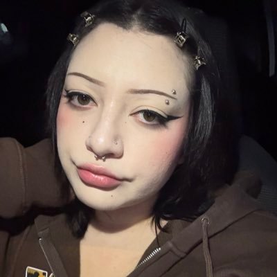 kissstheladder's profile picture. 