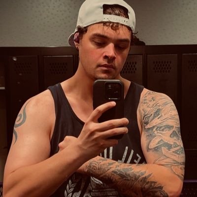 AustinReess's profile picture. 27 |NJ wx/Storm Chaser| Theme Parks ( @ Derailed Coasters) | Music/Guitarist