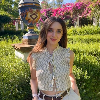 pettyshrimp's profile picture. small gamer & writer of silly stuff︱prev @MCSaatchiSandE @chesscom