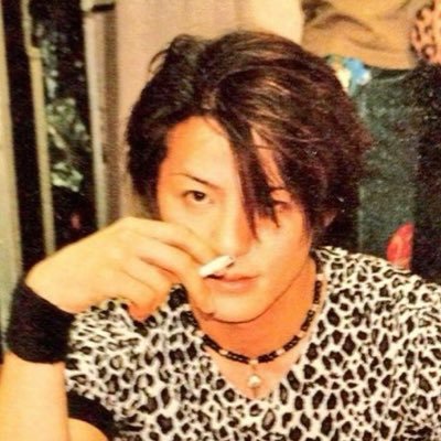 Runaway__x2's profile picture. せめて少しはカッコつけさせてくれ 寝たふりしてる間に 出て行ってくれ