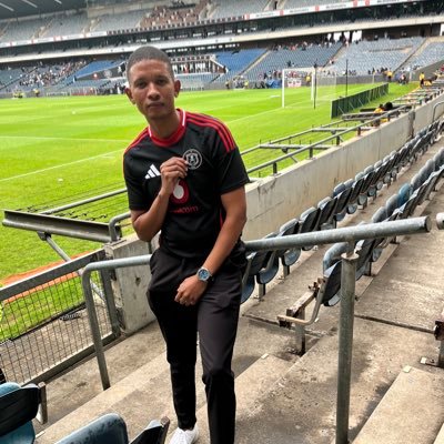 morejo_de_fox's profile picture. Orlando Pirates ☠️☠️⚽ House music fan🎼 Grindaholic anonymous 👨‍🎓 🇿🇦🇲🇿🇱🇸
