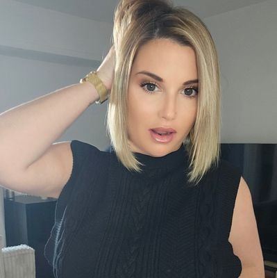 Celine_du_sud's profile picture. Je partage juste une petite partie ici 🤫
Le reste est ici 👇