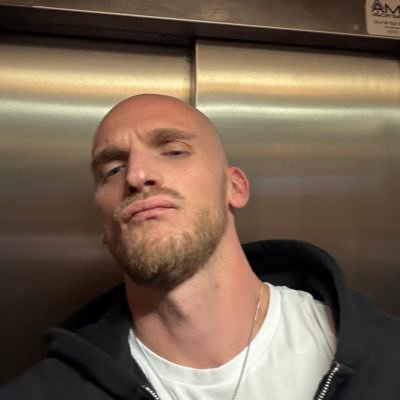 julienblackout's profile picture. j’aime bien parler 🔞@jaydenkpierce