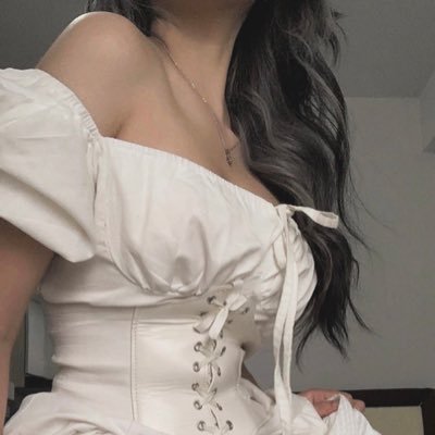 lievrn's profile picture. operating on a level of lesbianism some people couldn’t comprehend