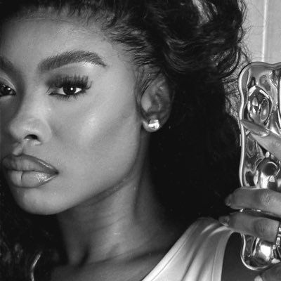 hlengiwedongo's profile picture. I just tweet about reality shows