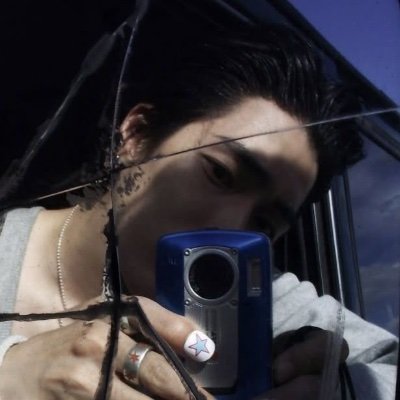 Seuoghan's profile picture. @RebelSette Veiled rebellion.