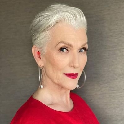 Maye_7160's profile picture. Bestselling International Author of A women Makes A Plan 📖 Doctor of Different & Supermodel thanks y'all for your support 😍 🚀