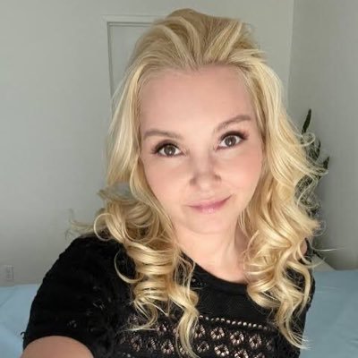 roselyngriames's profile picture. okay