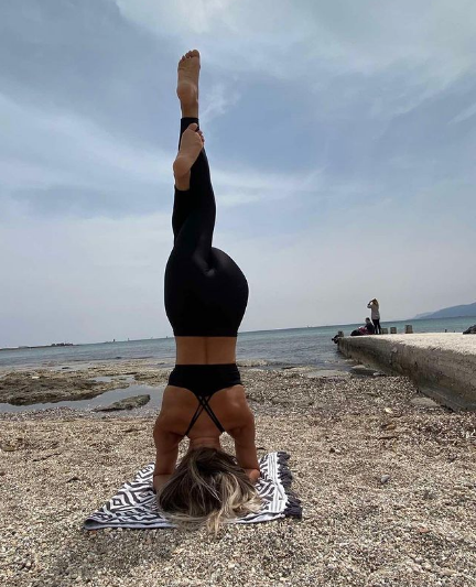 Prarthana117199's profile picture. Walk slowly, scenery unfolds along the way, sunshine at my back.