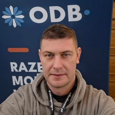 GrzegorzzLutego's profile picture. Kibic Wisły Kraków
Budowlaniec w sektorze  izolacji natryskowych.
Mąż i Ojciec 3×
Niepoprawny optymista.
#prawastronamocy
#odbudowani