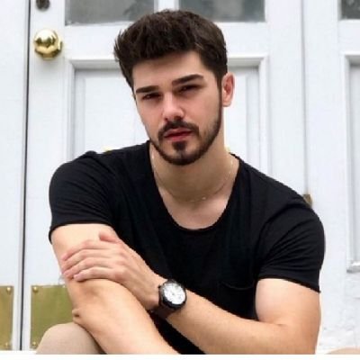 farshid426221's profile picture. تا سحر شمع و منو پروانه با هم سوختیم
آنکه بر مقصود نائل شد سحر،، پروانه بود
only♥️ sahar.forever ♥️sahar