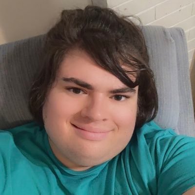 ChloeKayWasHere's profile picture. your favorite useless reality tv knowledge account