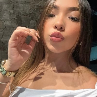 aof20_'s profile picture. Psicóloga | Especialista en DH y Org | Amo la costeñita, el gloss y el vallenato. 🤍✨