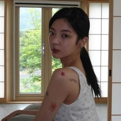 liavrse_'s profile picture. 설렘이 가득하지 (midnight fiction)