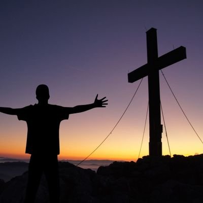 IvesKini25402's profile picture. 