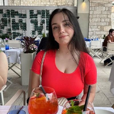 mimikelly1210's profile picture. Sweet face, bold heart, unstoppable energy. Follow the glow ✨