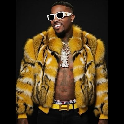 FlyTyBands__'s profile picture. 👗6xs Published Celebrity Stylist •🏆 7xs Award-Winning Horror Cosplayer • Fashion Guru • IG @flytybands__  , Youtube 25K+ Subscribers