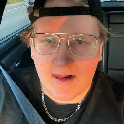 Rightinkarlsson's profile picture. 25/00, 🎮🇫🇮🏒| @SportsgamerGG | #LetsGoOilers |