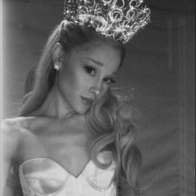 faebellee's profile picture. ⎯⎯ fifteen, ❣︎ cw;50 ❣︎ ednos⎯⎯