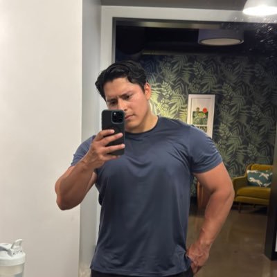 IzcoGLeon's profile picture. 